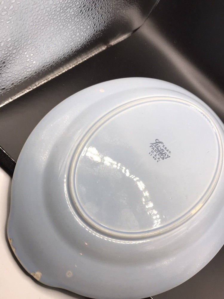 Lu-Ray Pastels Oval Serving platter 10”