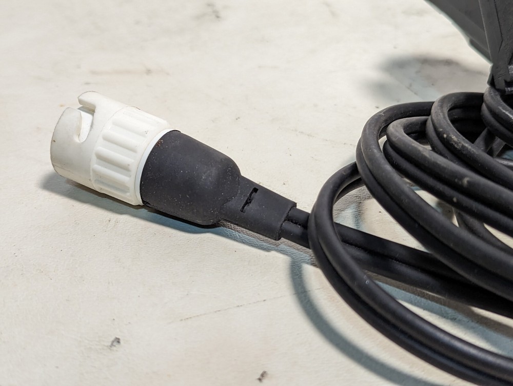 Unbranded cable L151824203, unknown use