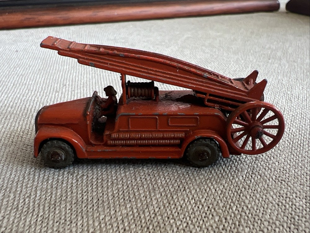 Lesney - Dennis Fire Engine No.9