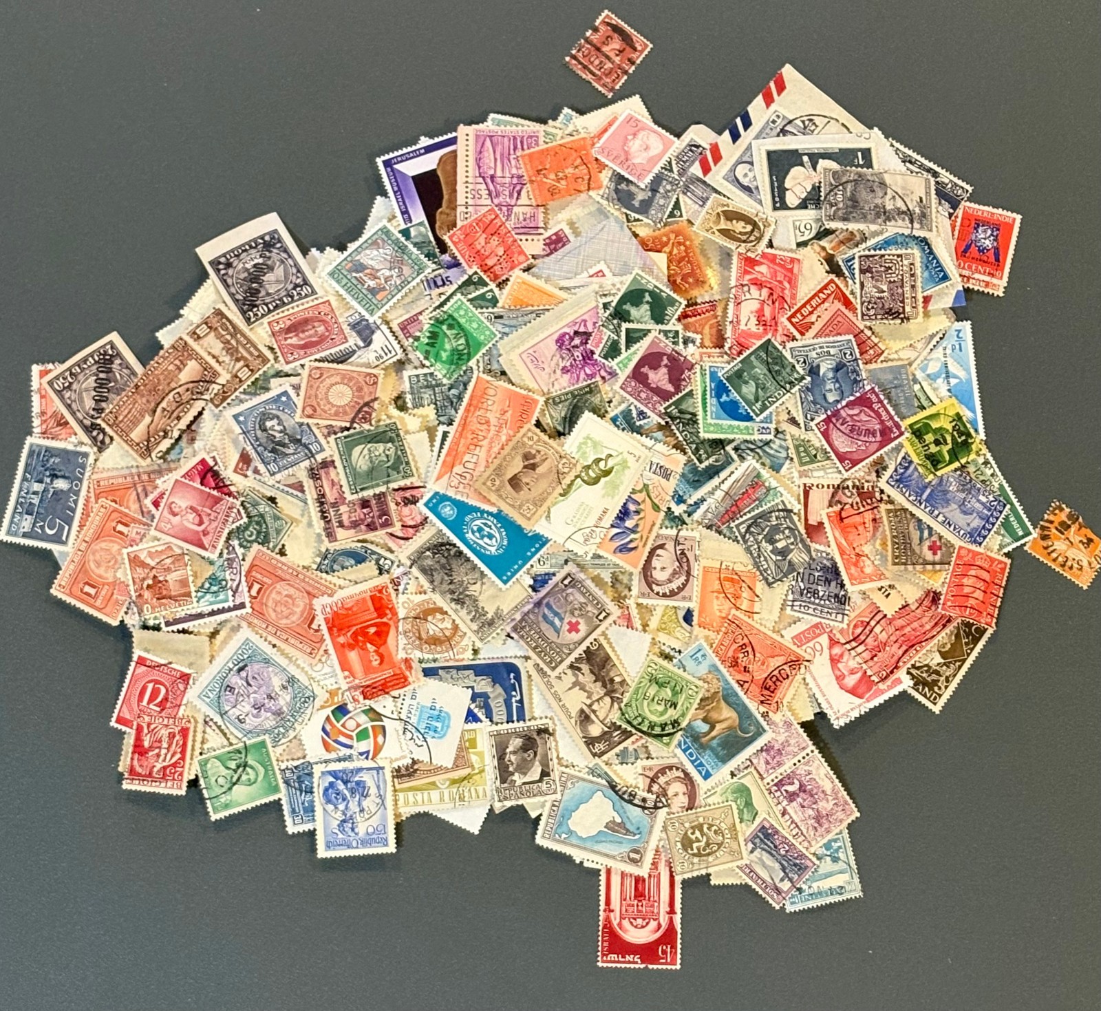 100+ WORLDWIDE Vintage Postage Stamps Off Paper - FREE SHIPPING!
