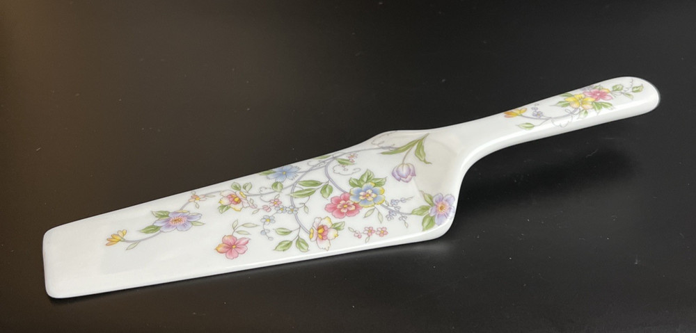 Andrea By Sadek Ceramic Cake Pie Server ~ Floral White Wedding