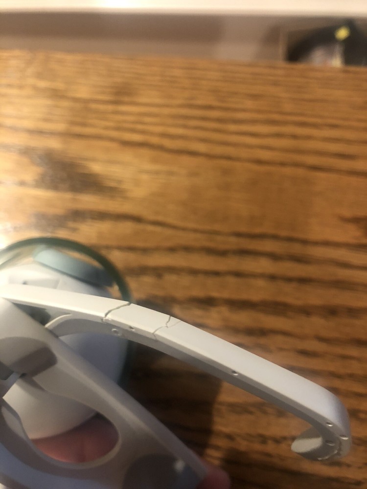 Logitech V-UD4 USB Wired Quickcam Web & Wired Microphone W/Extras