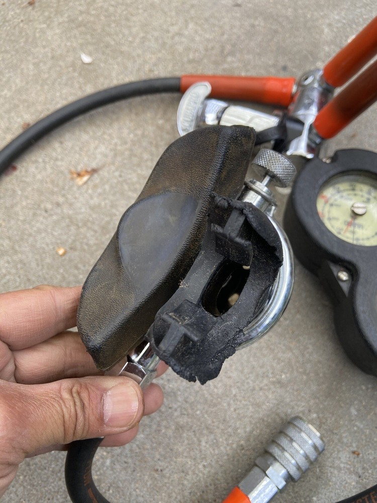 VINTAGE SCUBAPRO REGULATOR - Untested