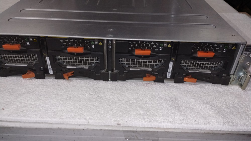 Dell EMC2 TRPE Storage Controller  2x Storage Server R2 X64 Licenses LOADED