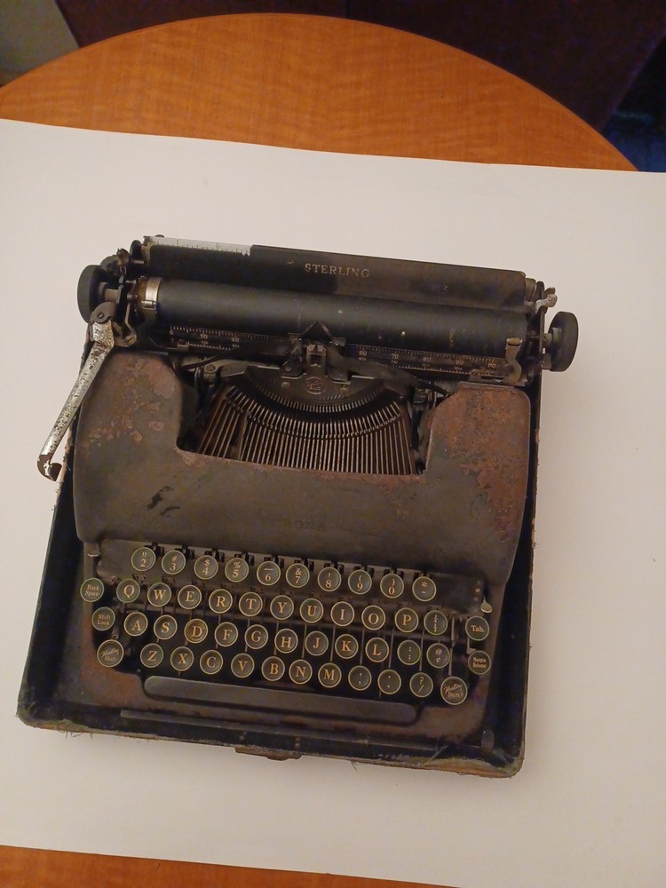 smith corona sterling typewriter, Floating Hard (To Read),  Smith