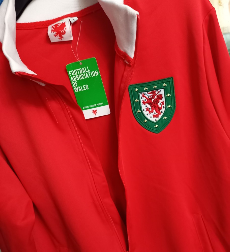 Official Team Wales Retro Full Zip Red/White Jacket (Multiple Sizes Available)