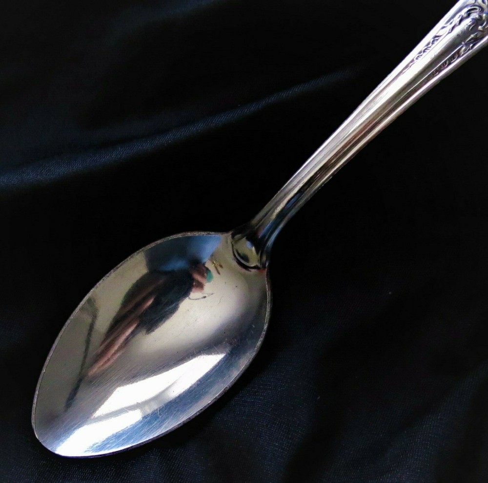 H. B. Co. Silverplate (Pattern Two) Teaspoon: 5 7/8 " Long: SHIPS FREE & INSURED