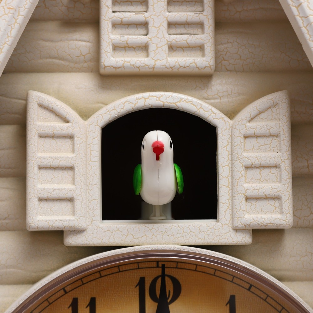 Battery Powered Modern Creative Wall Clock Indoor Clock for Living Room