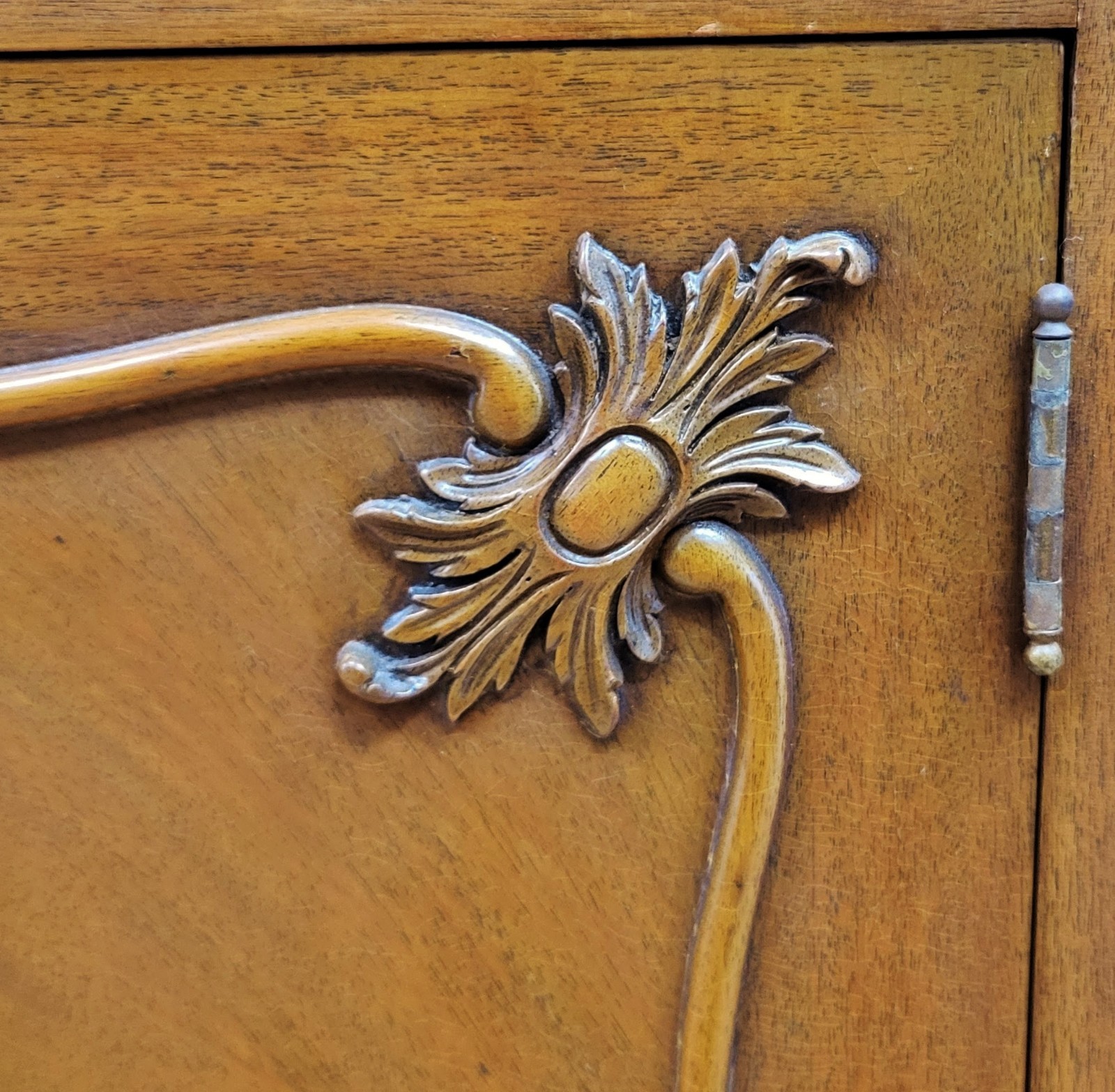 Antique AMERICAN English CHIPPENDALE Style Mahogany Arch Top BREAKFRONT Bookcase