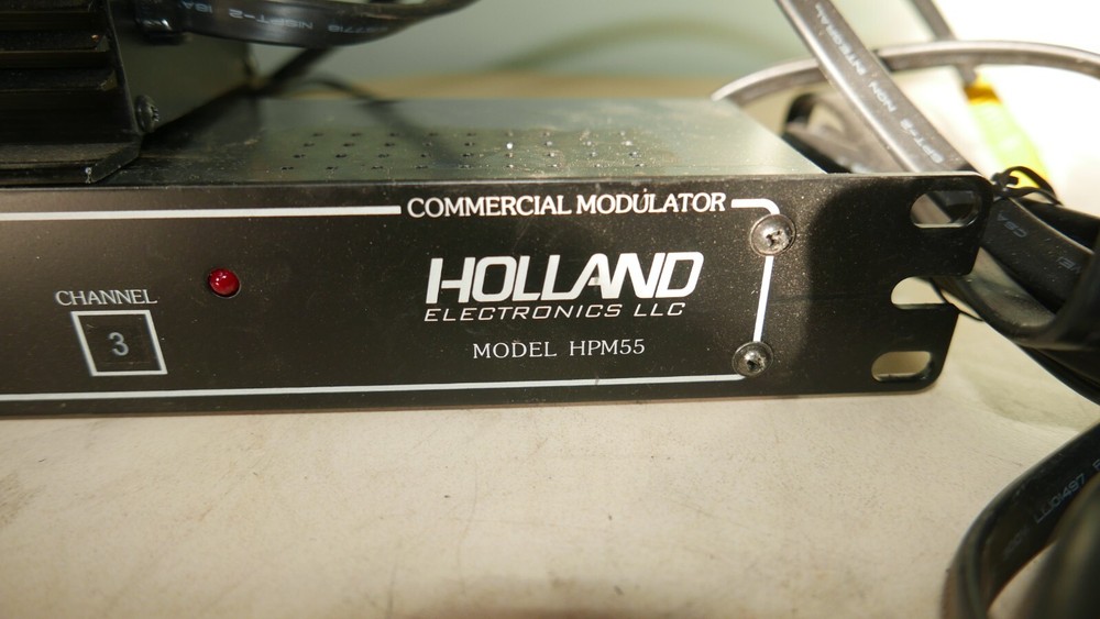 Holland HCA-5051 CATV Distribution Amplifier + HPM55 Modulator untested