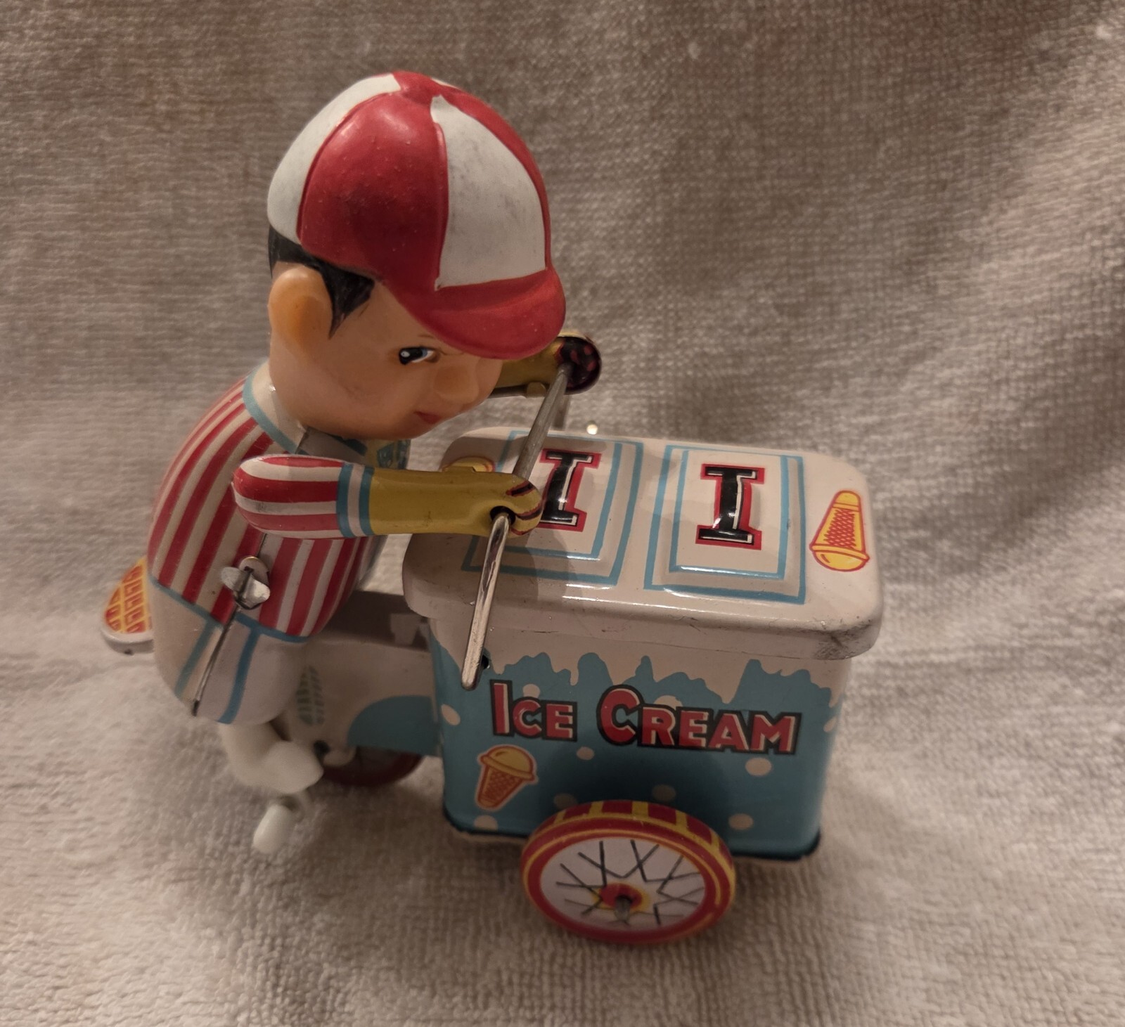 VINTAGE 80s WIND UP TIN LITHO TOY ICE CREAM VENDOR CHINA