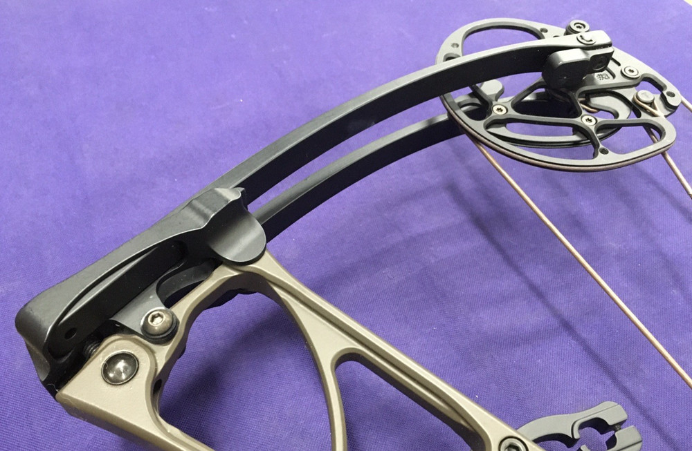 Elite Archery Ritual 30 Compound Bow Bundle w/ Plano Pillarlock Hardcase