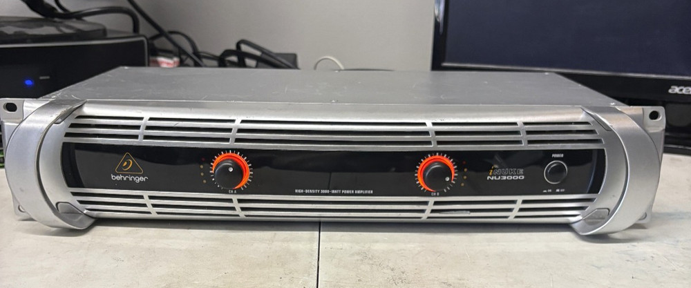 Behringer INUKE NU3000 High Density 3000 Watt Power Amplifier
