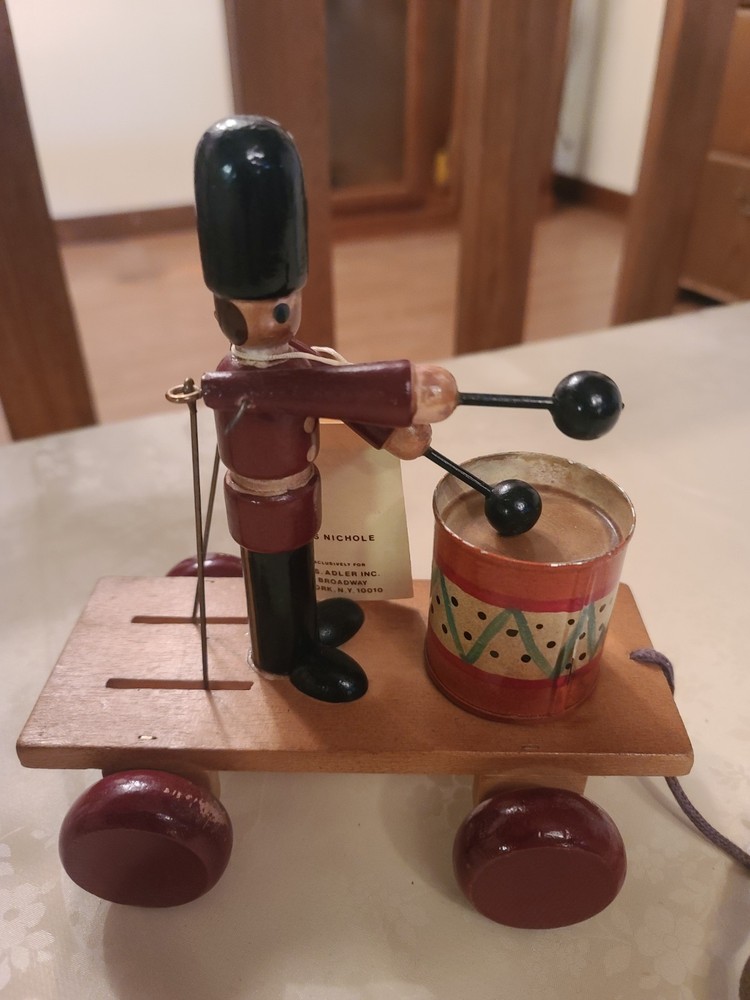 VTG Louis Nichole Pull Toy Toy Drummer