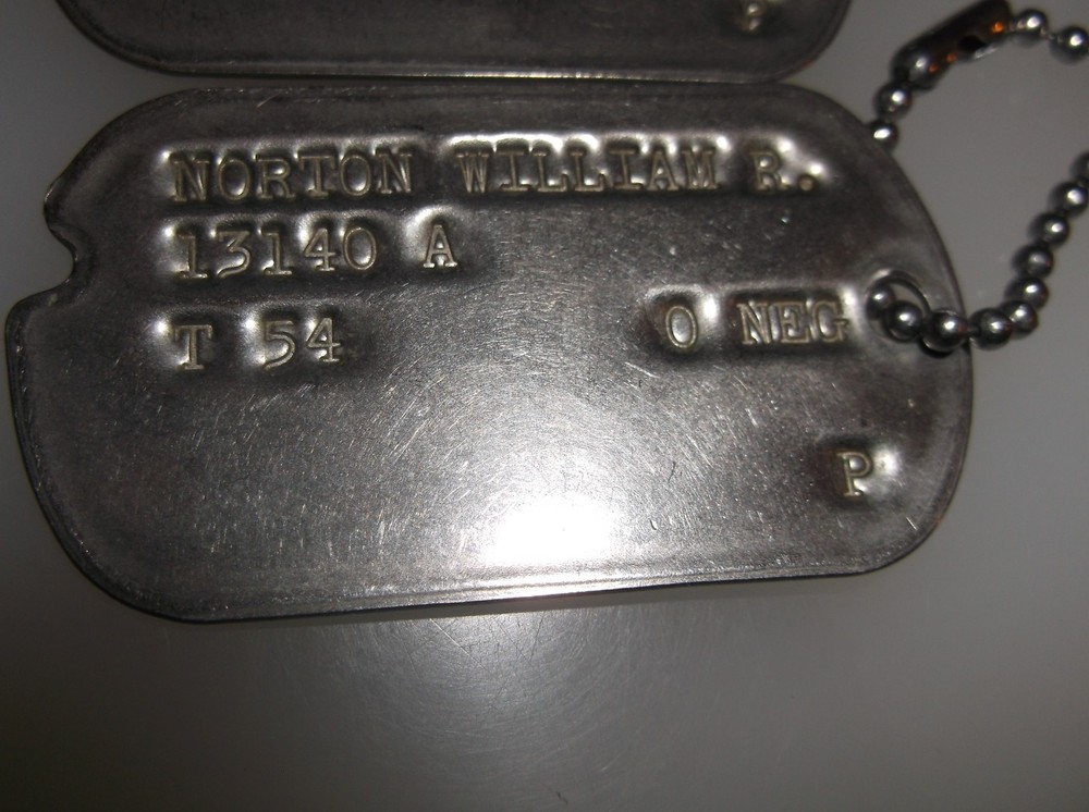 ARMY AIR FORCES NOTCHED DOG TAGS PAIR / PILOTS TAGS W/ CHAIN