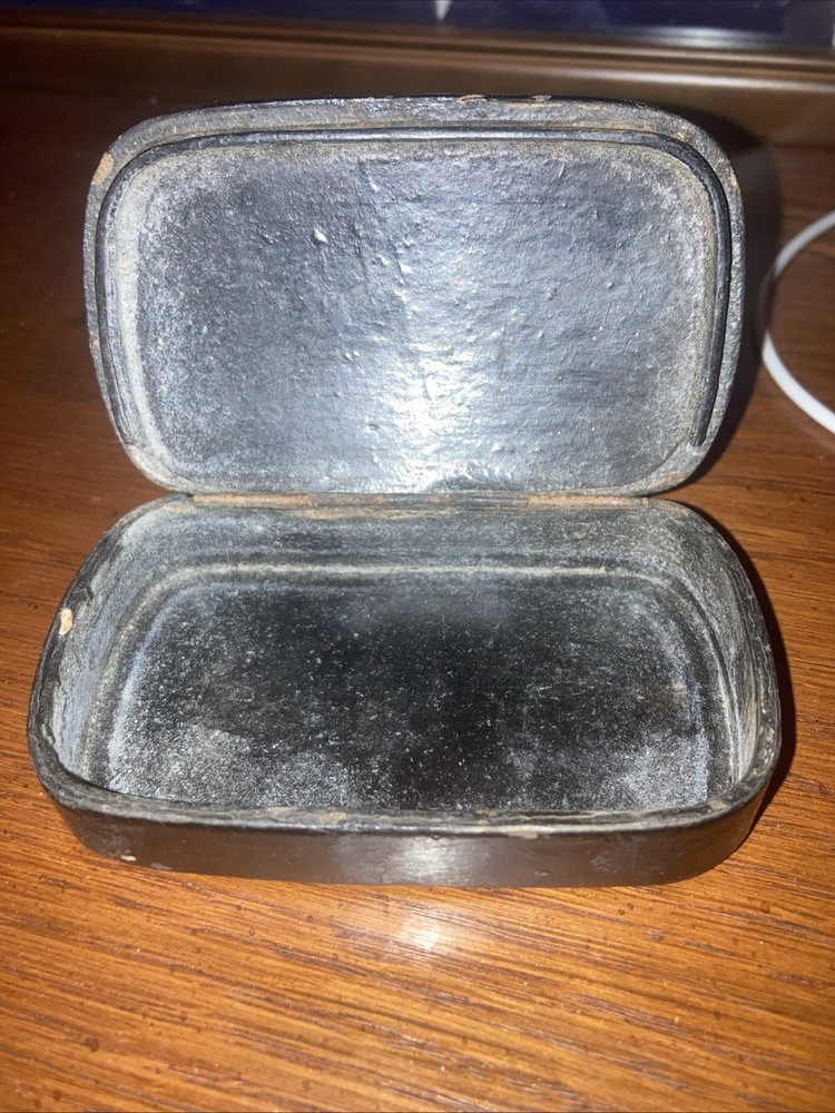 Vintage Paper Marche Or Leather Hinged Snuff Box