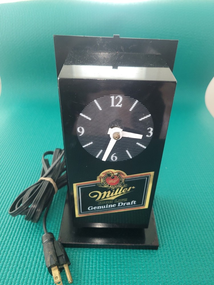 Vintage bar clock, Miller Brewing Co. Genuine Draft Cube Clock And Light. 
