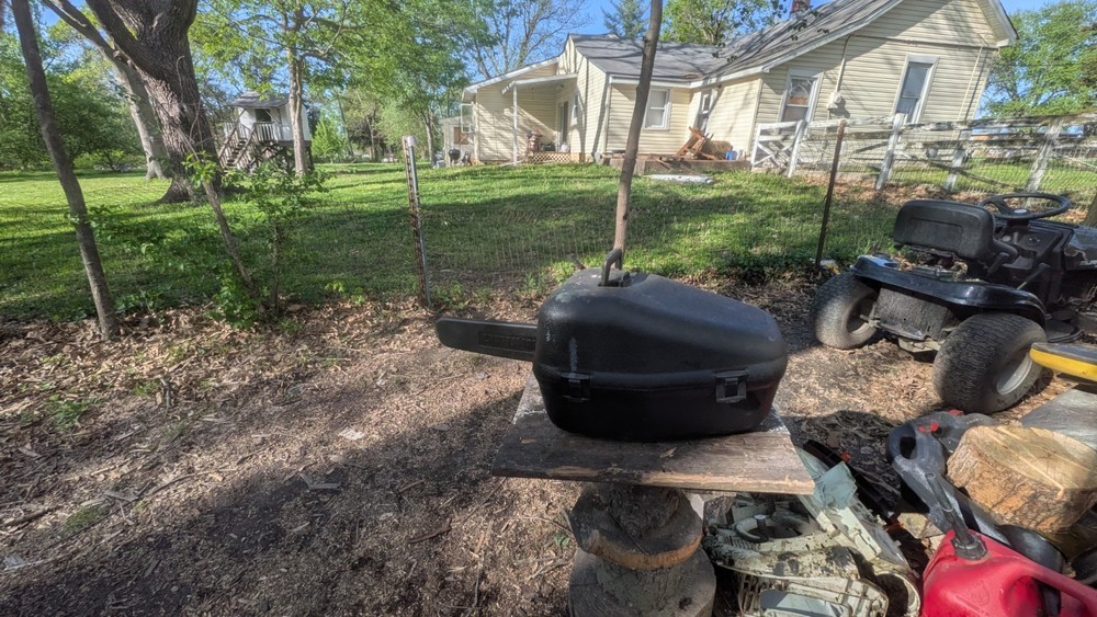 Craftsman Chainsaw. No Issues. 18"/42cc 2 Stroke.