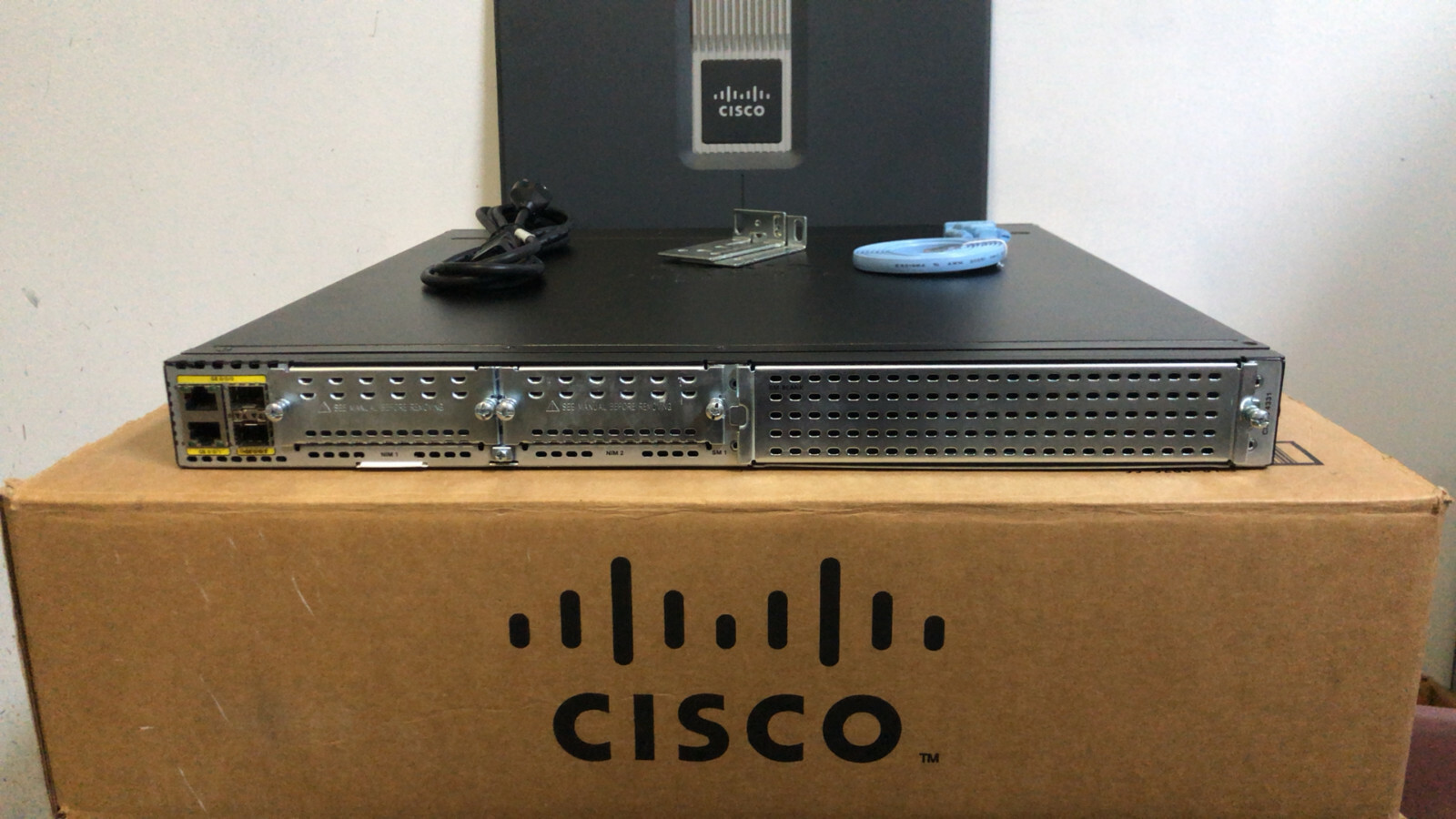 CISCO ISR4331-AX/K9 Gigabit Router Seck9 Appxk9 ISR4331-AX *NO CPU CLOCK BUG