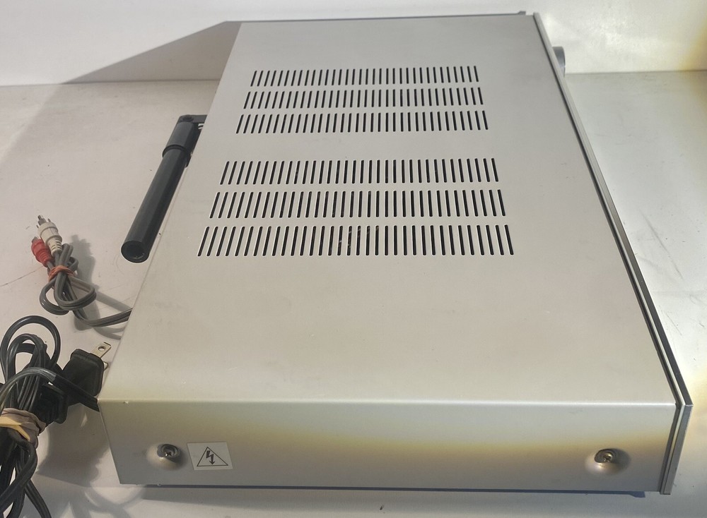 Sanyo TU2000 AM/FM Stereo Tuner