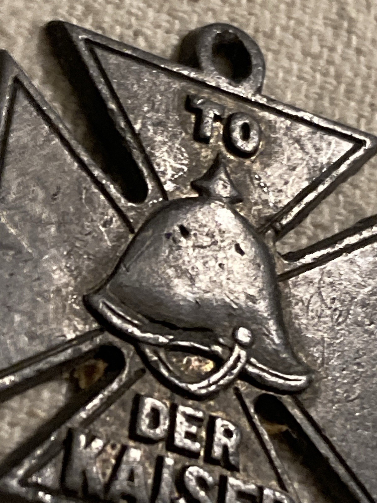 WW1 GERMAN TO DER KAISER IRON CROSS ANTI-GERMAN PROPAGANDA MEDAL BADGE LABEL ON