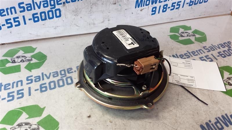G35 2006 Speaker 7983175