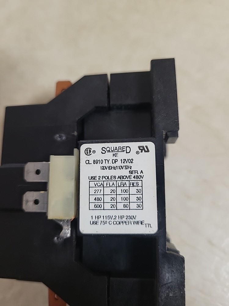 Square D CL.8910 TY. DP 12V02 Contactor