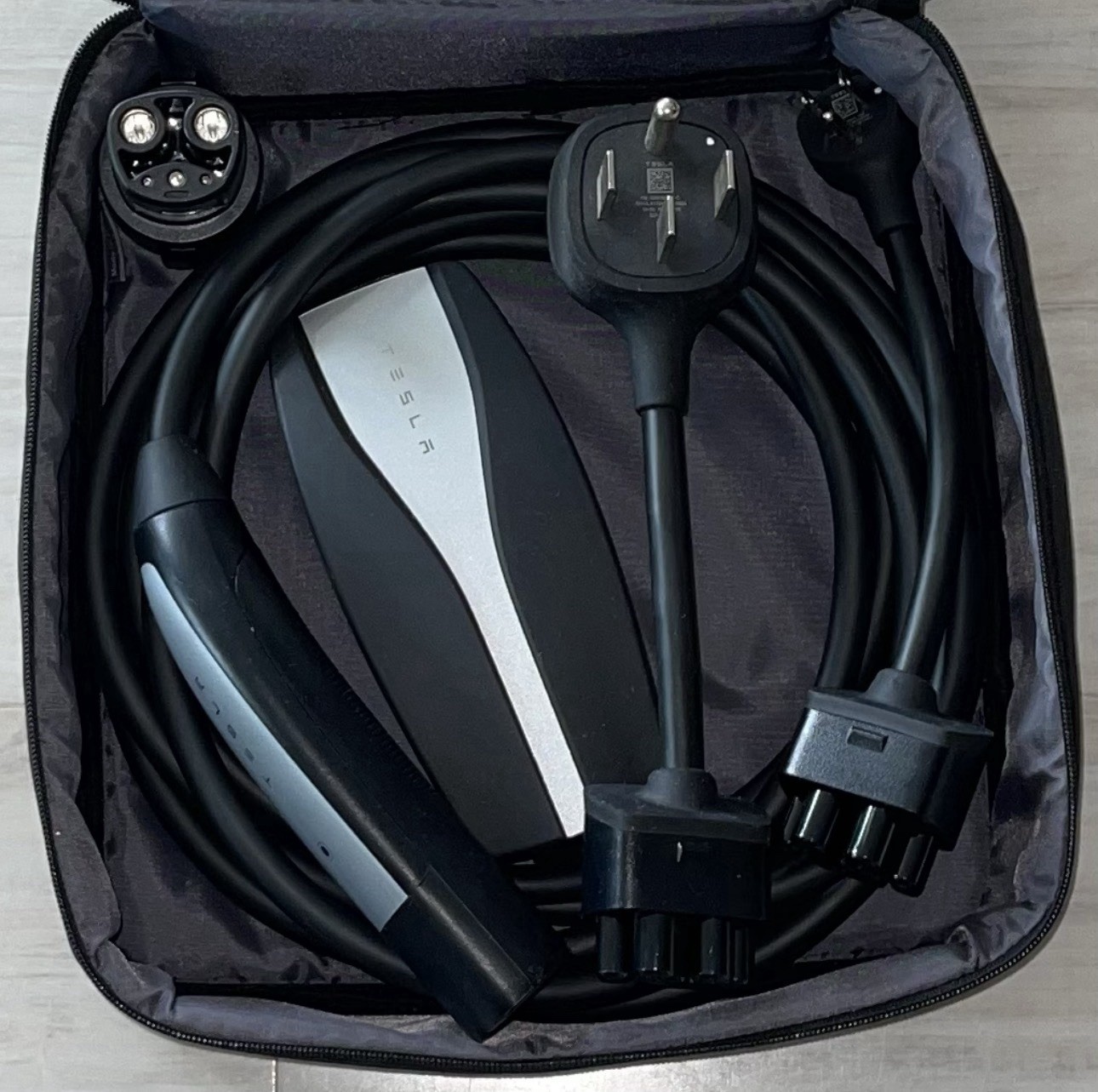 Tesla Model S 3 X Y OEM UMC Mobile Charger Gen 2 NEMA 14-50, 5-15, Bag J1772 A+