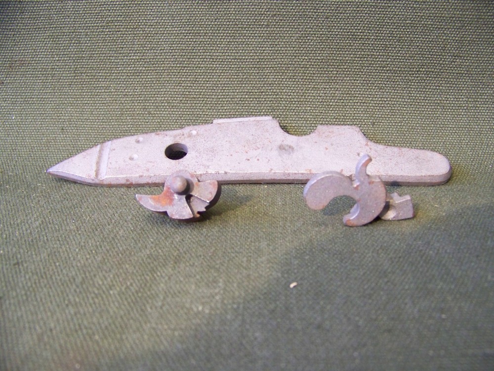 VERY GOOD-NOS Large Size Muzzle Loading Percussion Lock W/extra parts By Silers