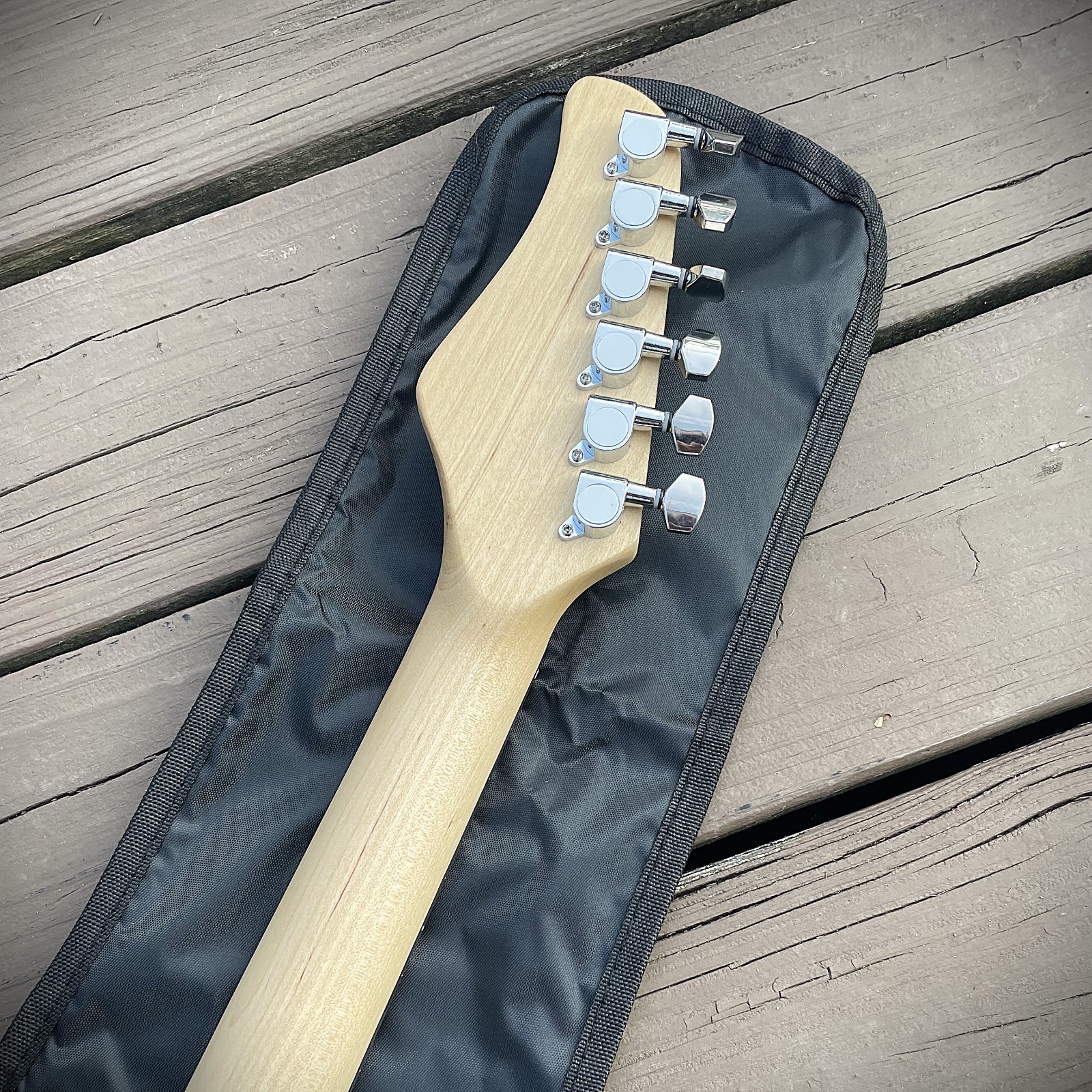 Full-Size Olympic White Electric Guitar with Rosewood Fretboard, S-S-S Pickups