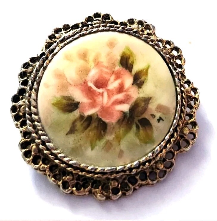 Vtg Hand Painted Framed Ceramic Rose Pin Brooch