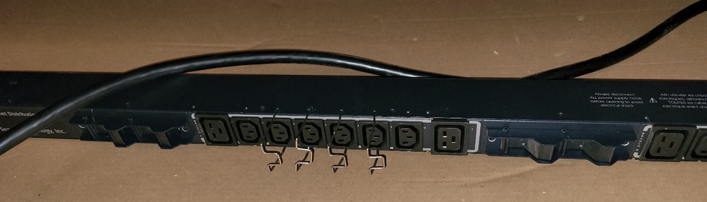 Server Technology CW-24V2C311A1 Sentry Distribution Unit 240V C13 C19 L6-30P