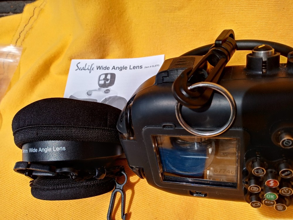 Sea Life Dc500 underwater Dive Camera SIX battery's COMPLETE with CASE & STROBE