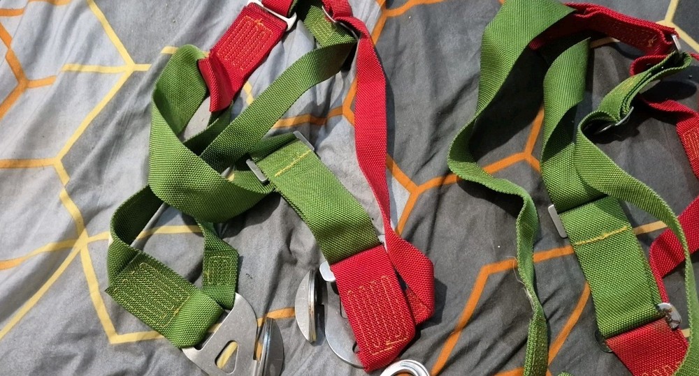 3 X Britax Harnesses