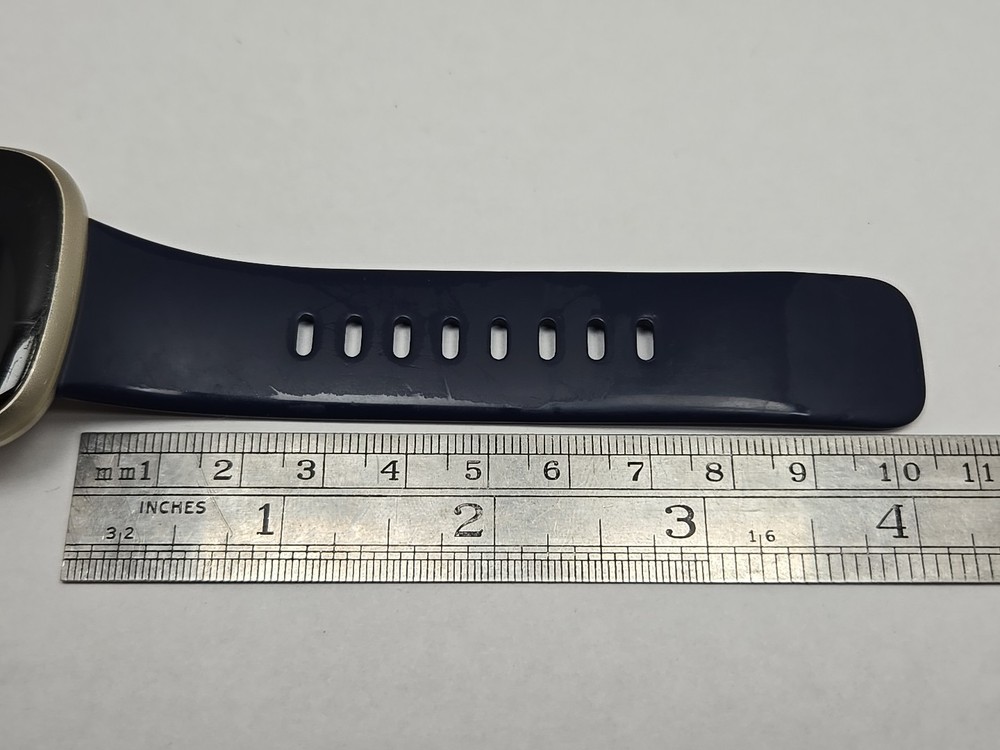 Fitbit Versa 3 FB511 Smartwatch GPS Heart Rate SpO2 Activity Tracker - Read Dis
