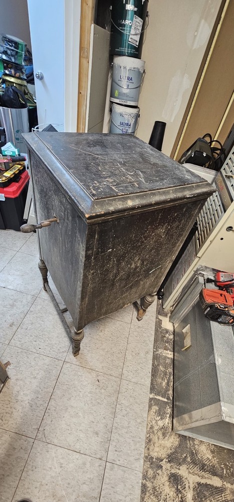 Victor Phonographs Talking Machine Model B5449 Record Player Phonograph Cabinet