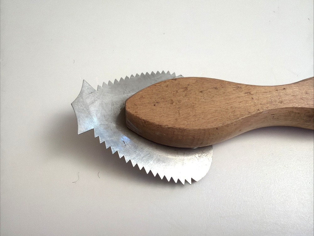 Vintage Red Devil Window Sash Saw Paint Scraper Caulk Cutting Tool