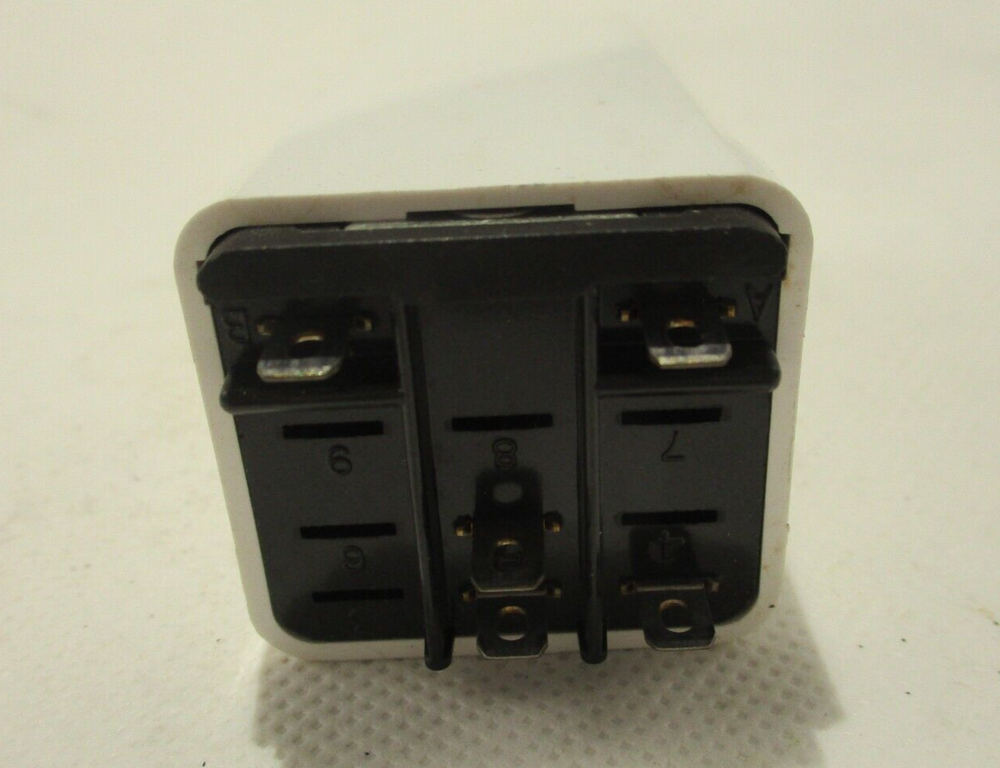 NEW STRUTHERS-DUNN W236ACX-2 SOLID STATE VOLTAGE SENSOR 240V-AC