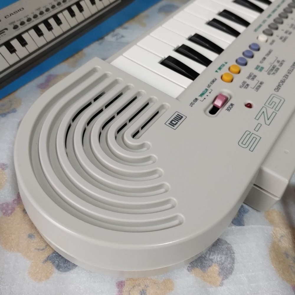 CASIO GZ-5 Mini Digital MIDI Keyboard Controller Built-in Speaker Portable