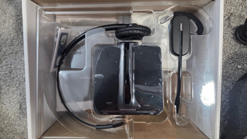 Plantronics CS540 Wireless Headset System Black Complete In Box 84693-01
