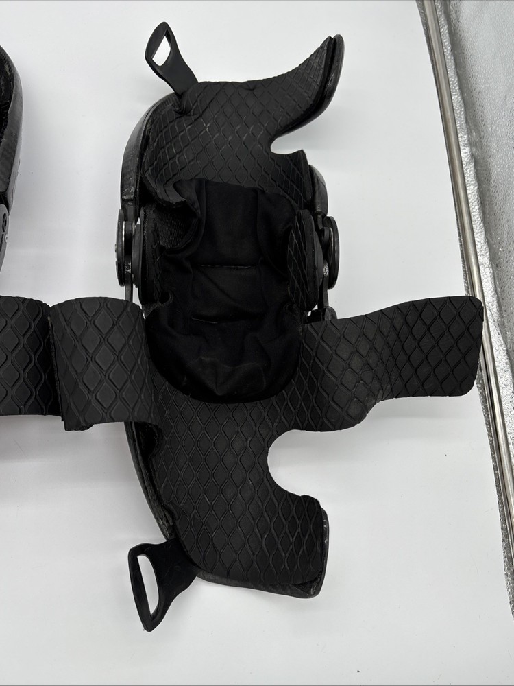 EVS WEB Knee Guards - Size Medium- Missing Straps and D-Rings