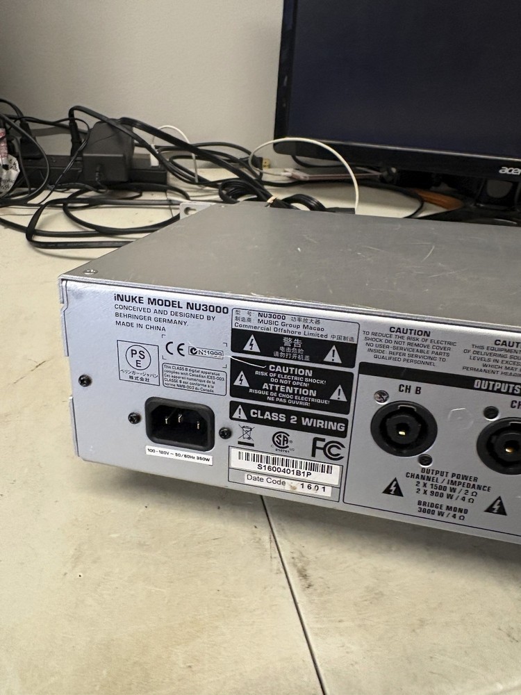 Behringer INUKE NU3000 High Density 3000 Watt Power Amplifier