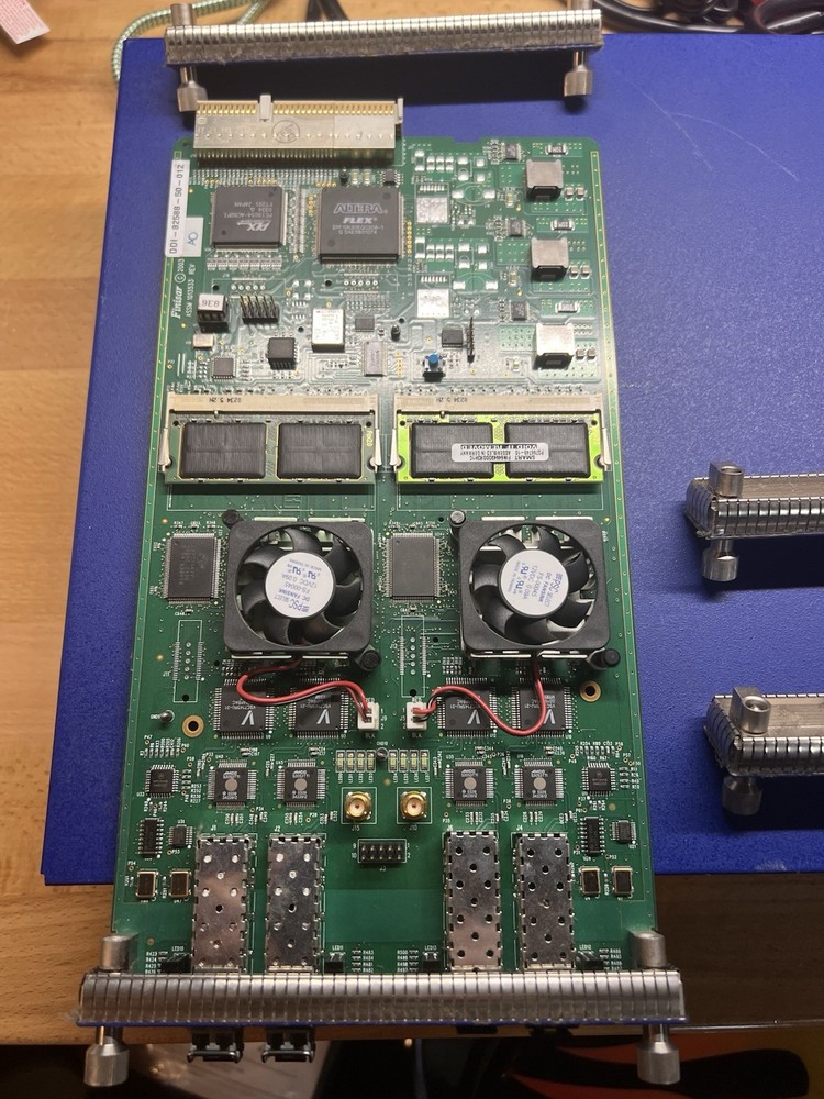 Finisar XGIG-C004 4-Slot Chassis Protocol Analysis w/Xgig Multi-Function Blade