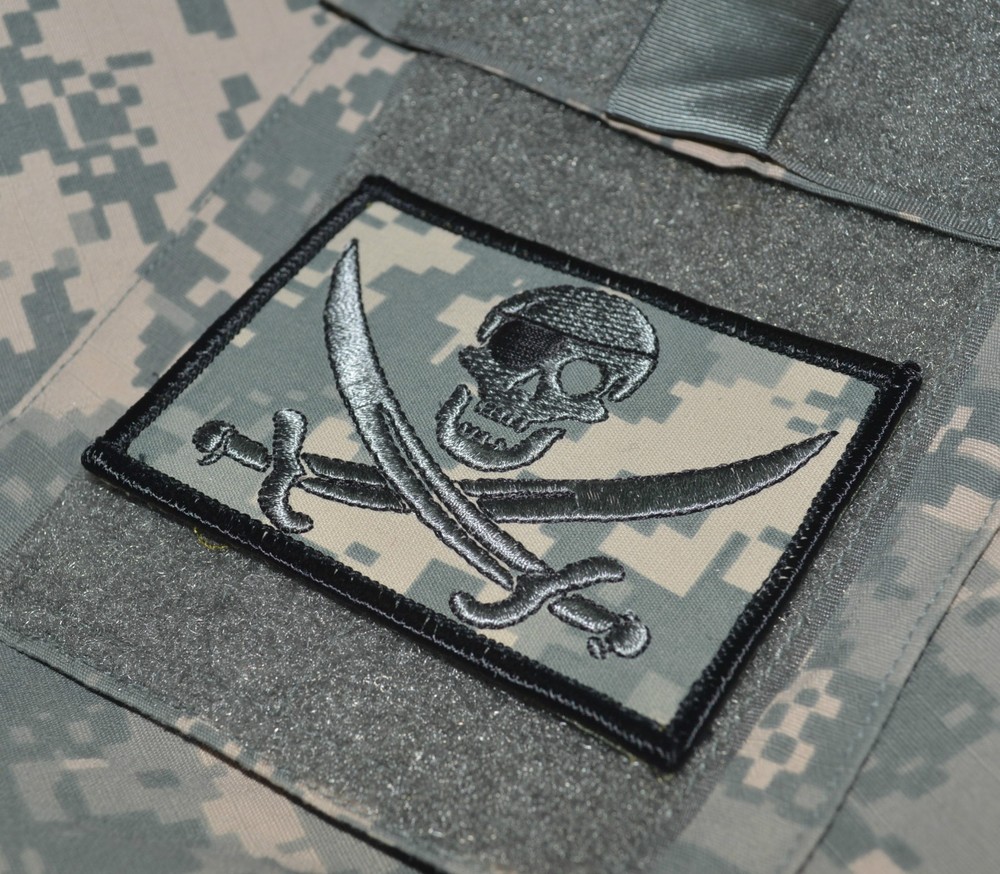 DAESH BASHER JSOC USMC GHOST RECON 2-PC: TRUNK MONKEY BRIEF+ PLASTIC BAGGAGE TAG