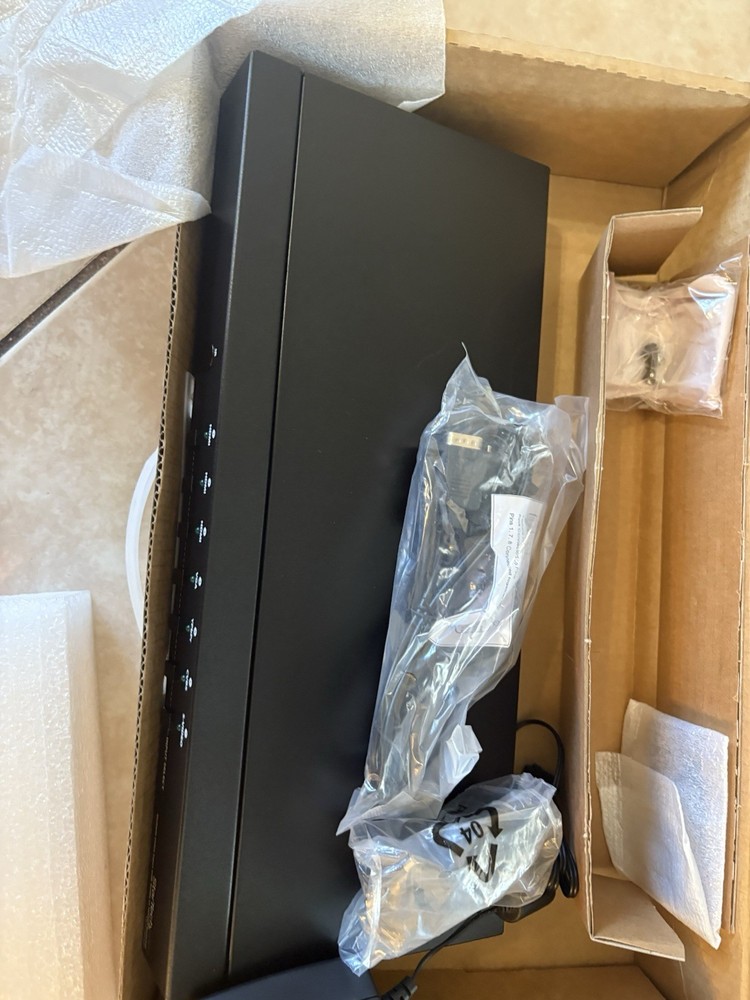 StarTech VS721MULTI Multi-Input to HDMI Switcher New Open Box