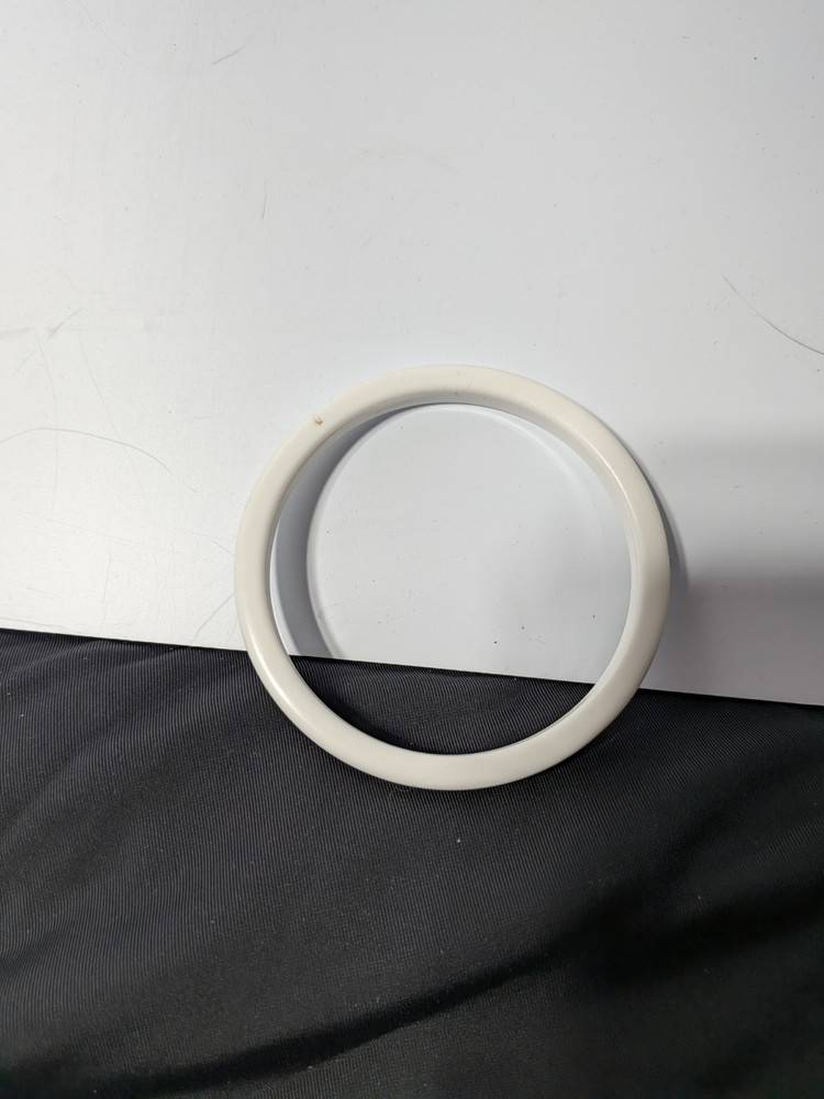 Vintage Bakelite Chalk White Bakelite Bangle