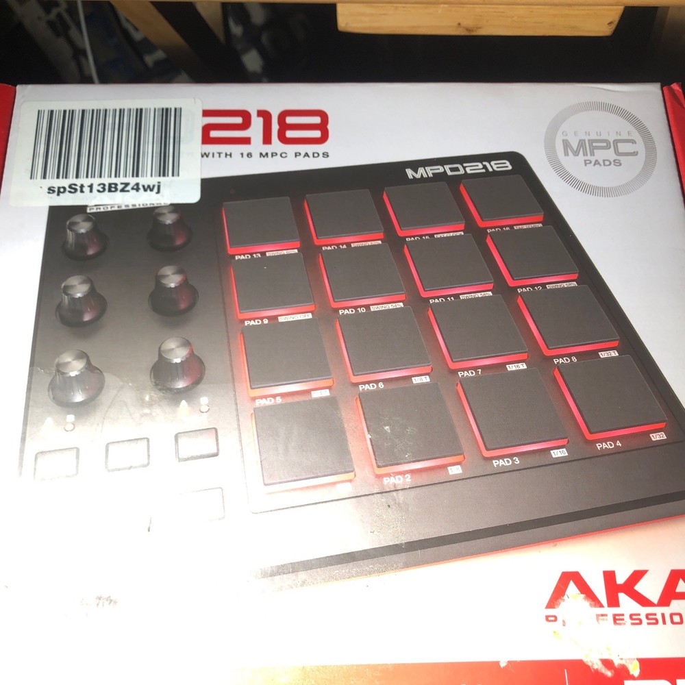 Akai Professional MPD218 MIDI USB Drum Beat Pad Controller