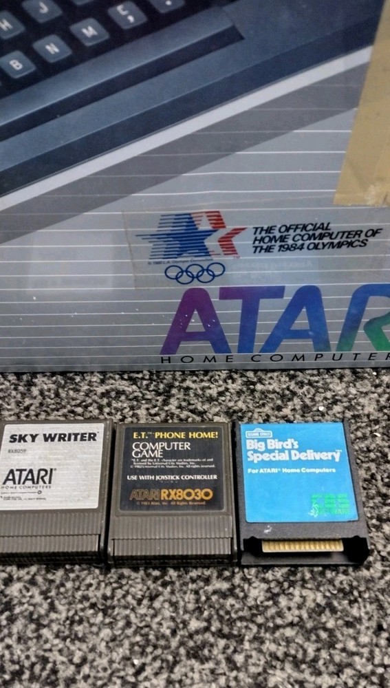 Atari 600XL VTG Home Computer Video Game Console Untested