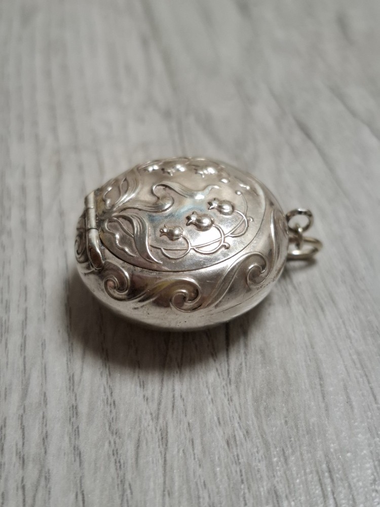 Vintage Silver Snuff Box Pendant