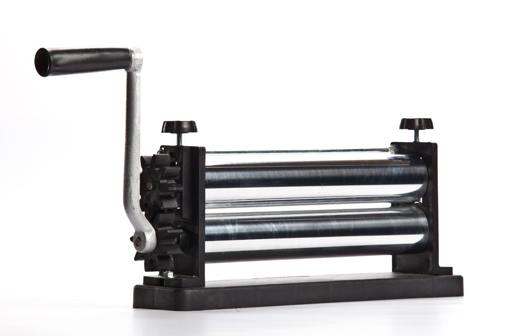Manual Dough Roller Press. Make Pasta, Noodles, Breads, Pizza, Ravioli